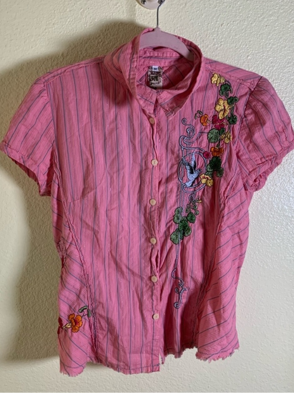 NWOT Embroidered Pink Short-Sleeve Button-Down Shirt, Size M - Picture 1 of 4